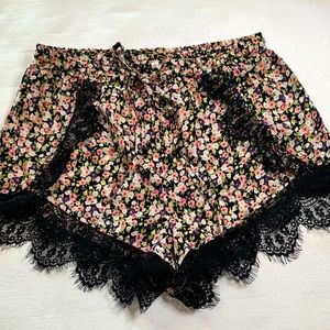 Women’s Paper Crane Dressy Shorts w Lace